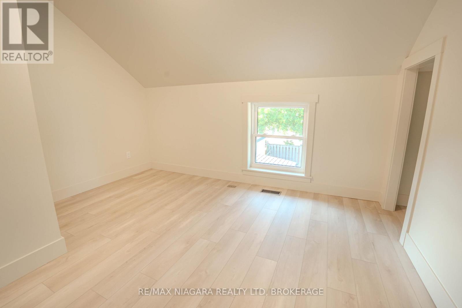 6 Almond Street, St. Catharines, Ontario  L2T 1E7 - Photo 26 - X12569372