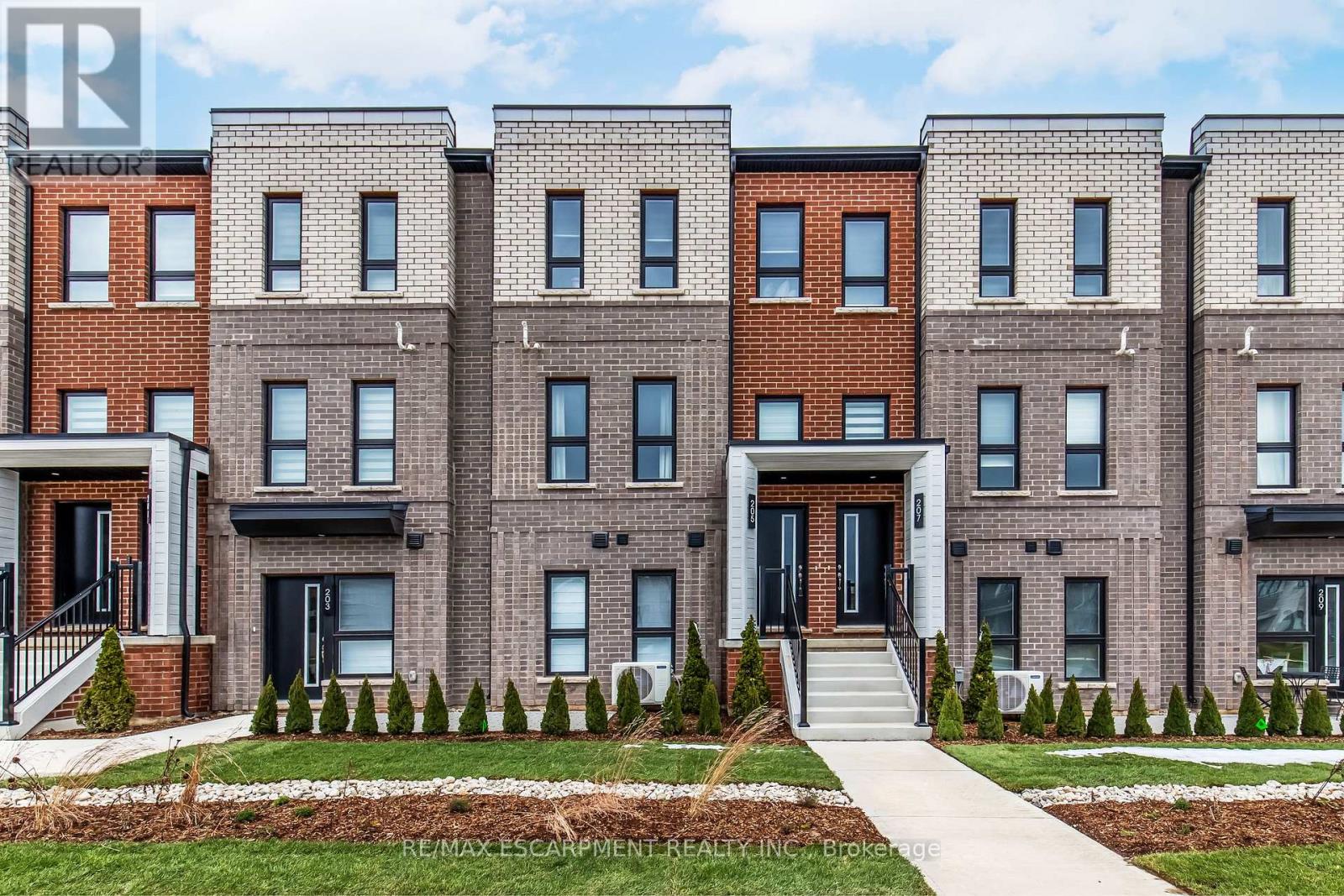 205 BURKE STREET, Hamilton, Ontario