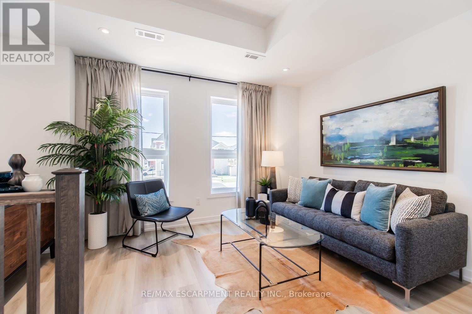 205 Burke Street, Hamilton, Ontario  L0R 2H7 - Photo 4 - X12569316