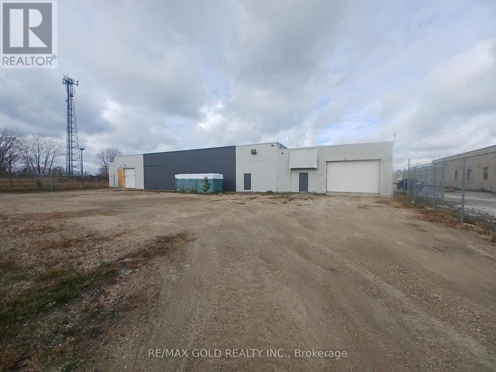 675 Tecumseh Road W, Windsor, Ontario  N8Z 1H4 - Photo 1 - X12569318