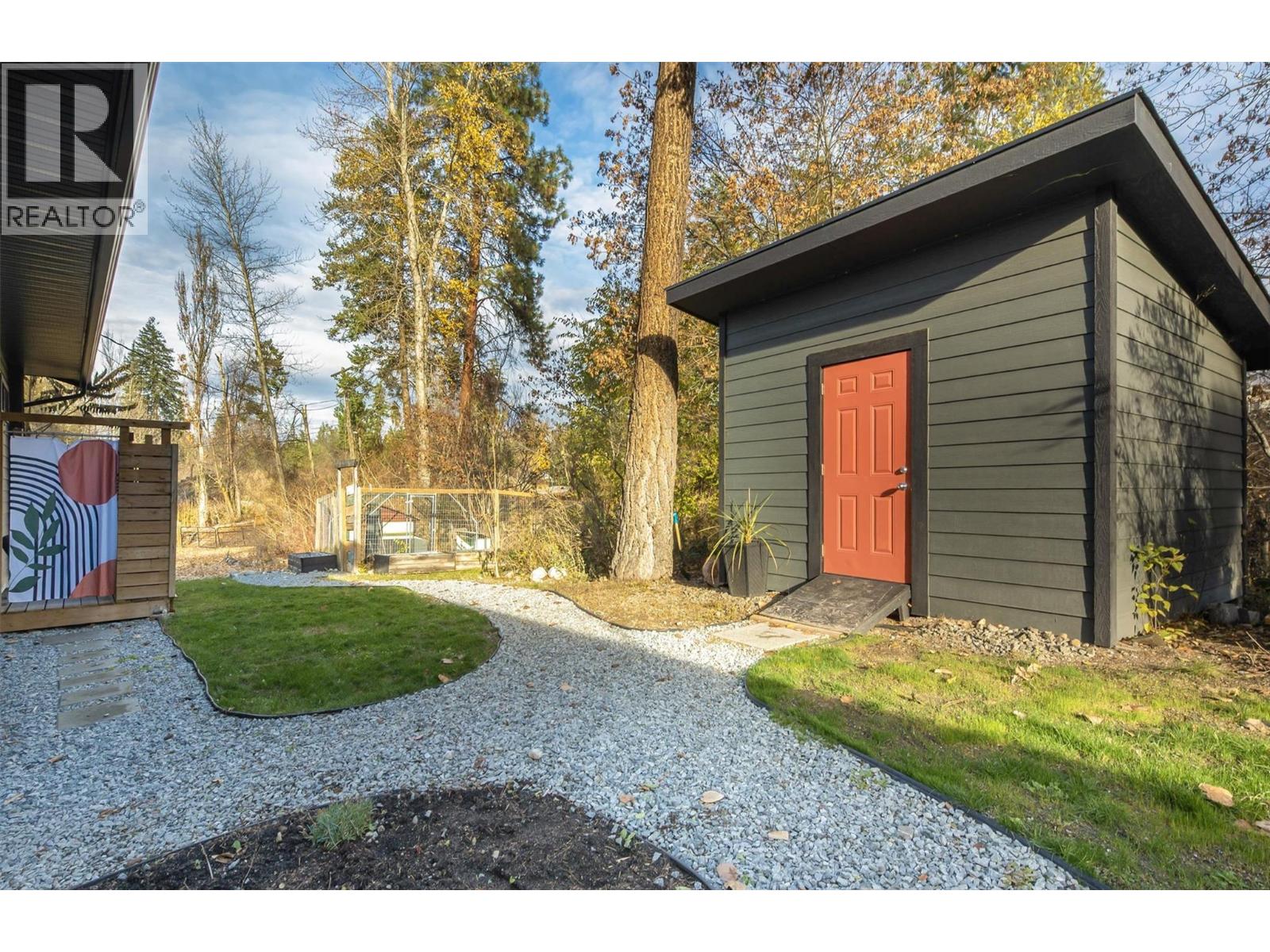 3153 Hall Road, Kelowna, British Columbia V1W 2R8 - Photo 11 - 10369790