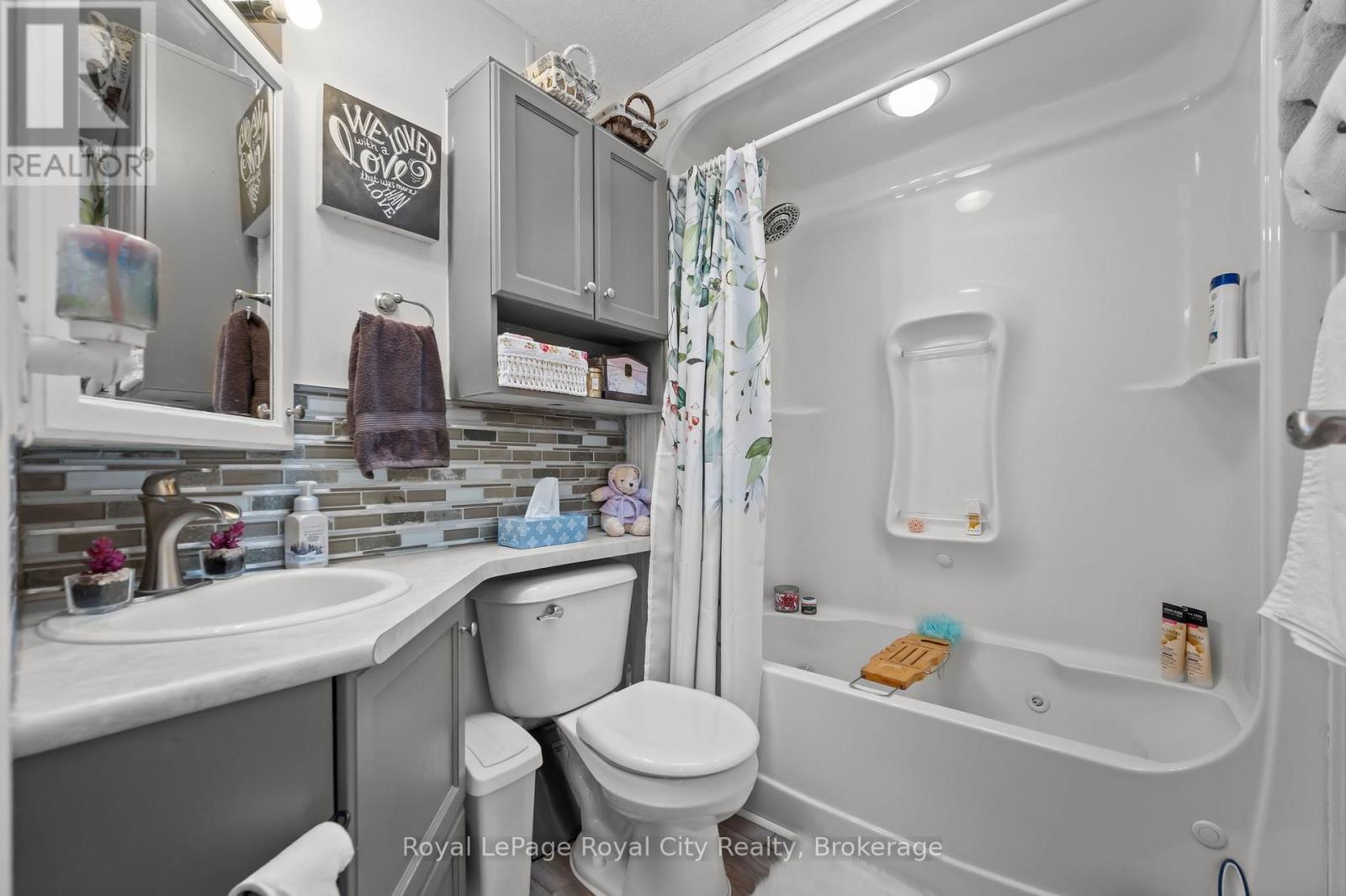 6 Water (Pvt) Street, Puslinch, Ontario N1H 6H9 - Photo 19 - X12422338