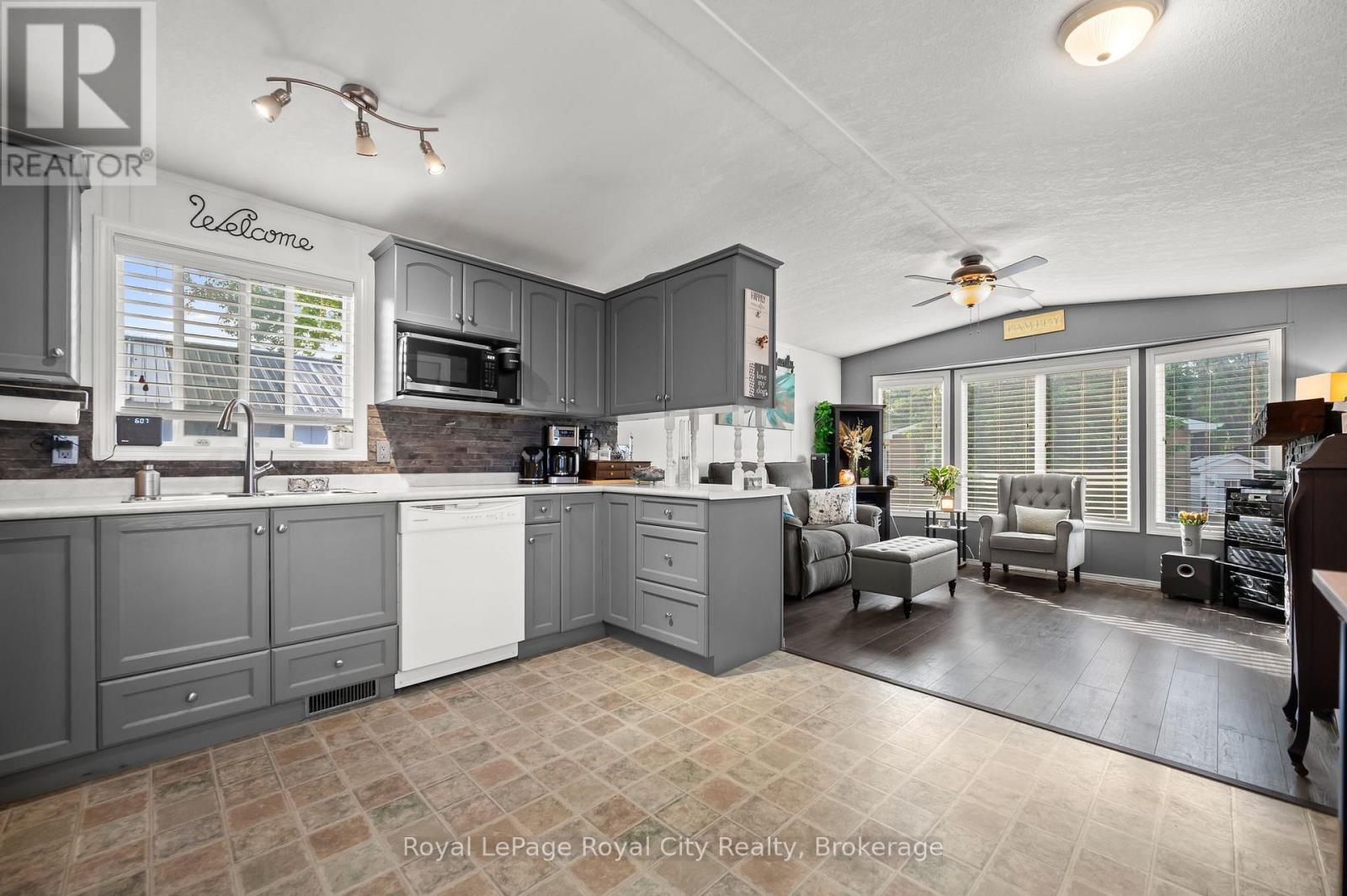 6 Water (Pvt) Street, Puslinch, Ontario N1H 6H9 - Photo 7 - X12422338