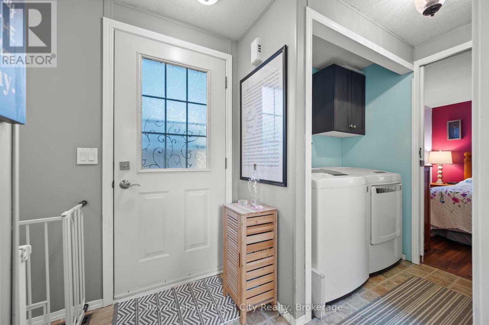 6 Water (Pvt) Street, Puslinch, Ontario N1H 6H9 - Photo 13 - X12422338