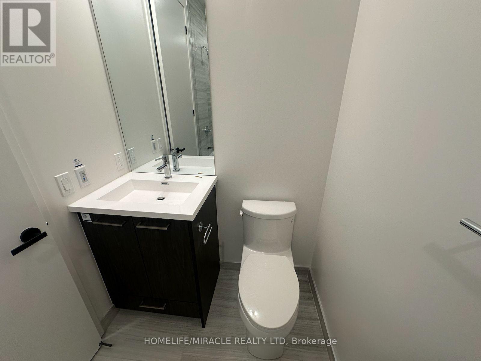 Ph105 - 28 Interchange Way, Vaughan, Ontario  L4K 0P8 - Photo 5 - N12566686