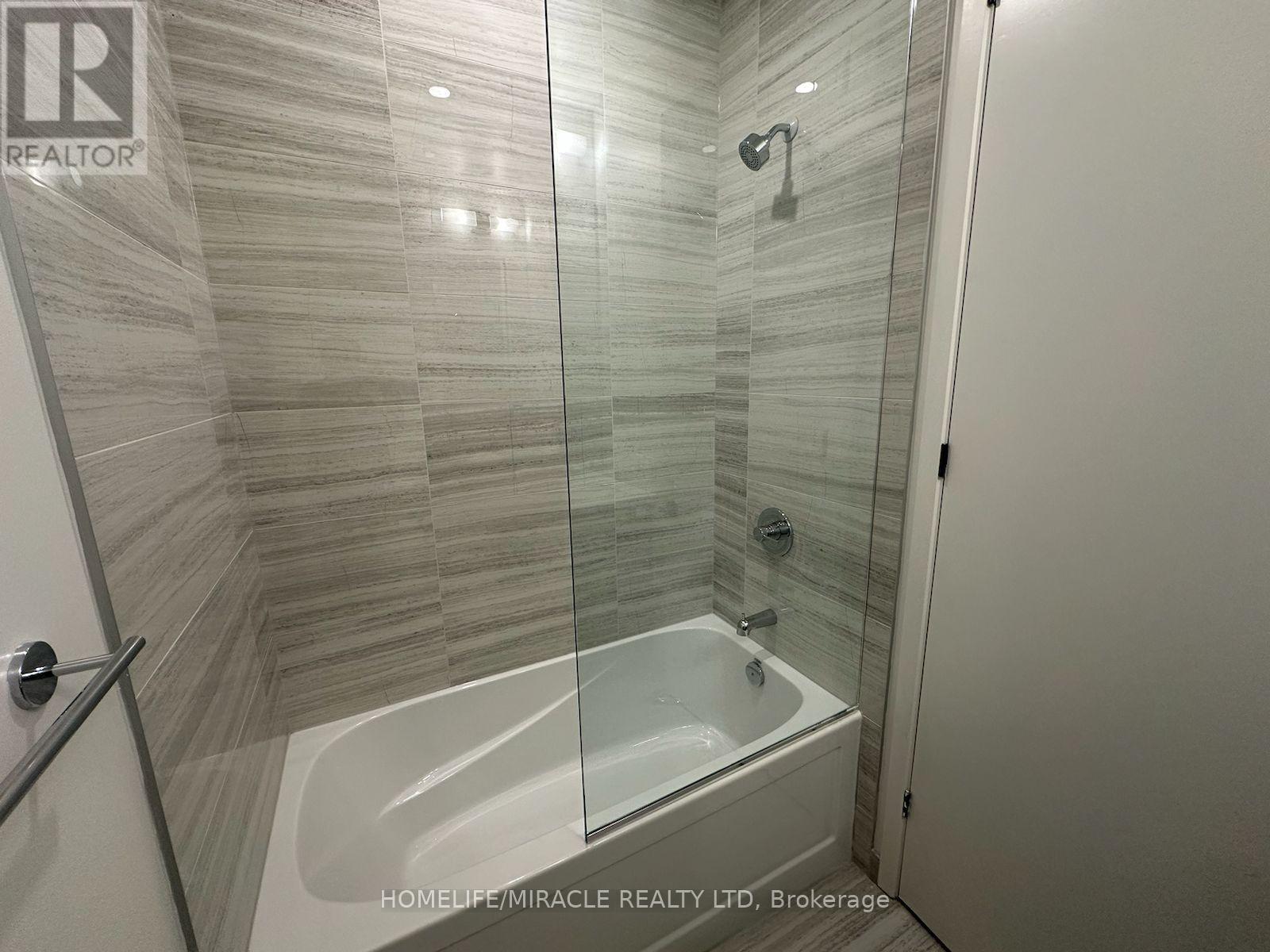 Ph105 - 28 Interchange Way, Vaughan, Ontario  L4K 0P8 - Photo 6 - N12566686