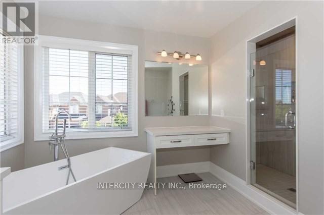 43 Crew Crescent, Vaughan, Ontario  L6A 3E9 - Photo 11 - N12569366