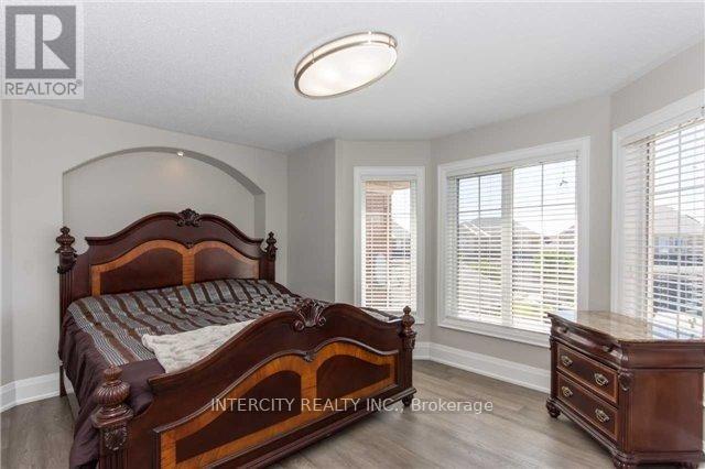 43 Crew Crescent, Vaughan, Ontario  L6A 3E9 - Photo 12 - N12569366