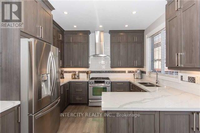 43 Crew Crescent, Vaughan, Ontario  L6A 3E9 - Photo 6 - N12569366