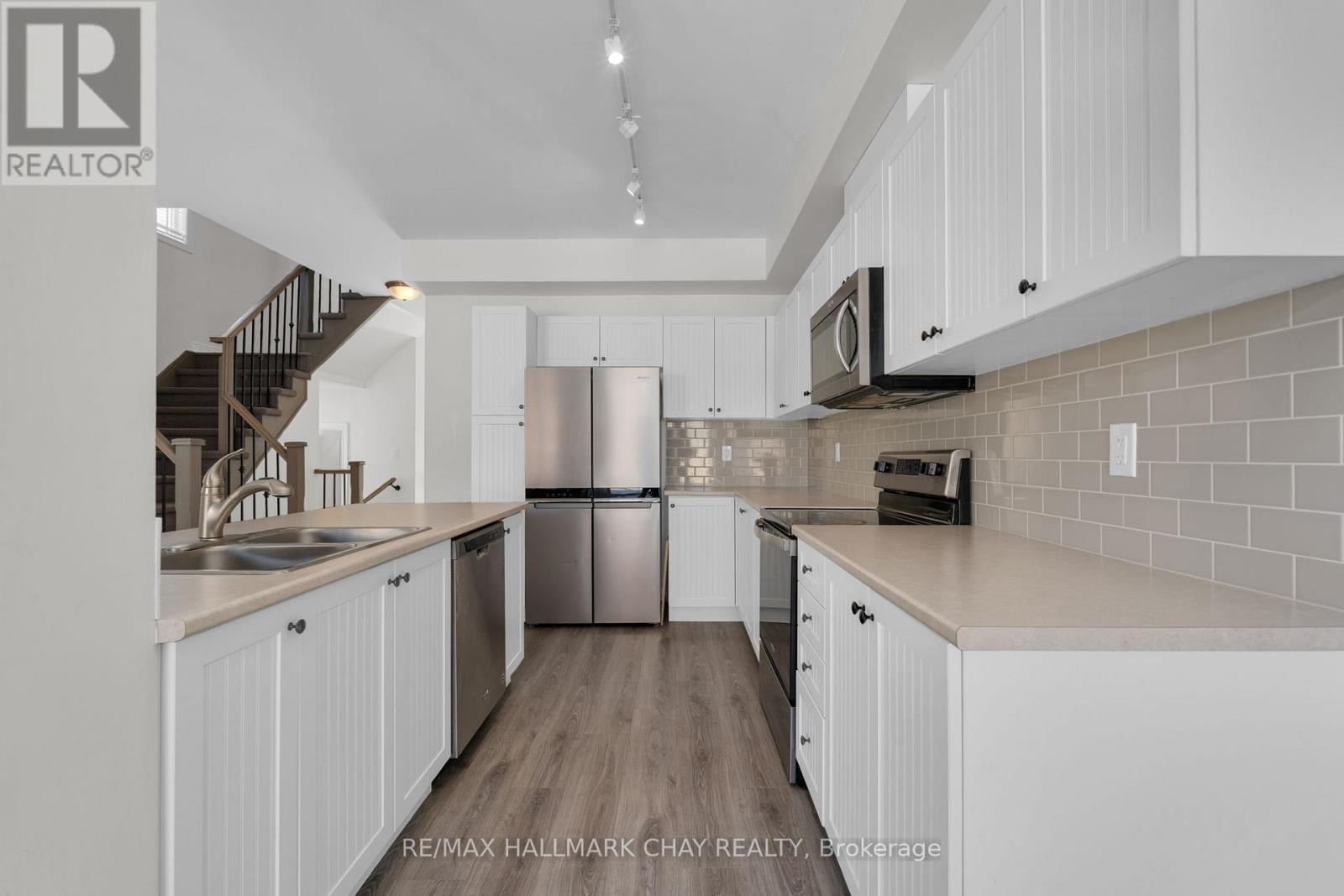 24 Churchlea Mews, Orillia, Ontario L3V 8K9 - Photo 10 - S12569348