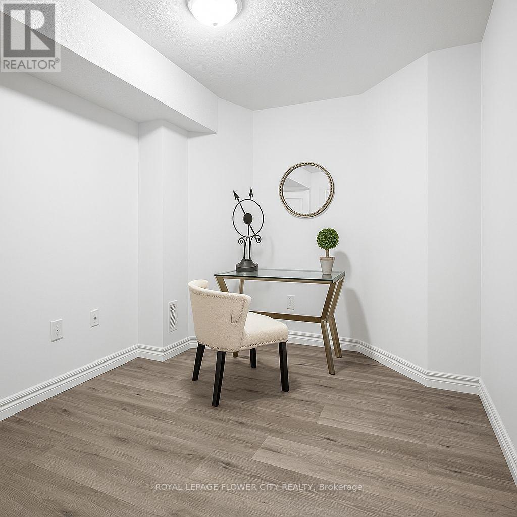 58 Carrington Place, Guelph, Ontario  N1G 5C3 - Photo 3 - X12569352