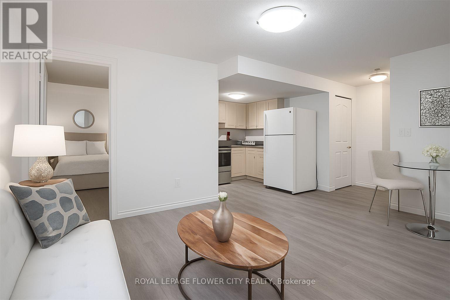 58 Carrington Place, Guelph, Ontario  N1G 5C3 - Photo 4 - X12569352