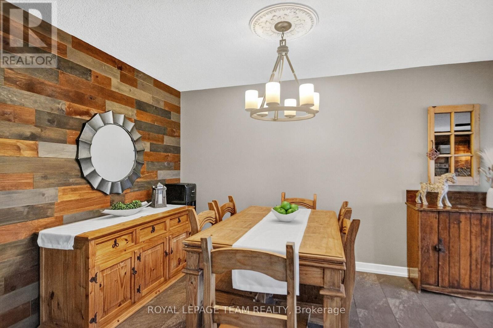 401 Clothier Street W, North Grenville, Ontario  K0G 1J0 - Photo 11 - X12569408