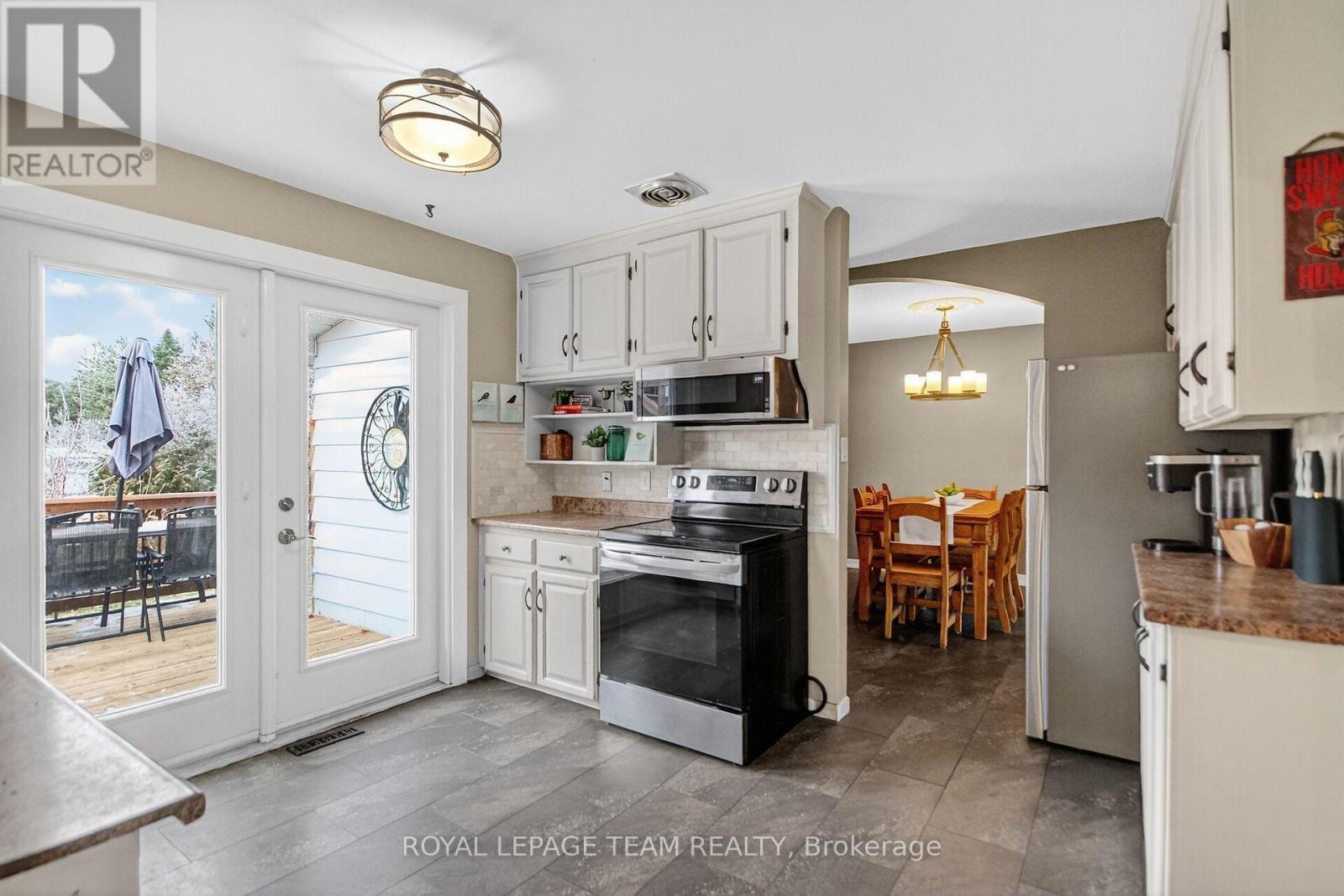 401 Clothier Street W, North Grenville, Ontario  K0G 1J0 - Photo 13 - X12569408