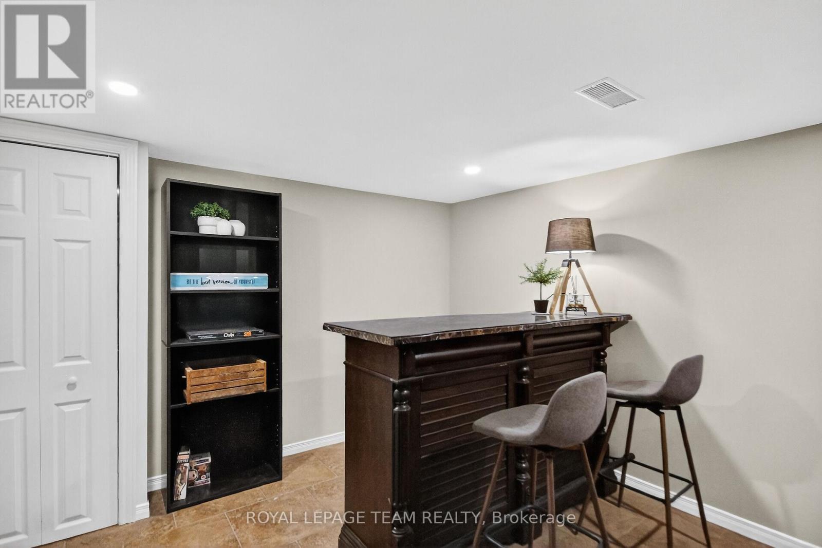 401 Clothier Street W, North Grenville, Ontario  K0G 1J0 - Photo 27 - X12569408