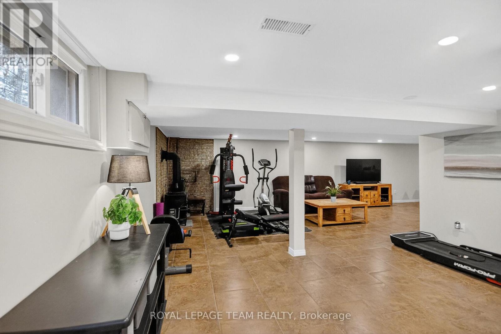 401 Clothier Street W, North Grenville, Ontario  K0G 1J0 - Photo 30 - X12569408