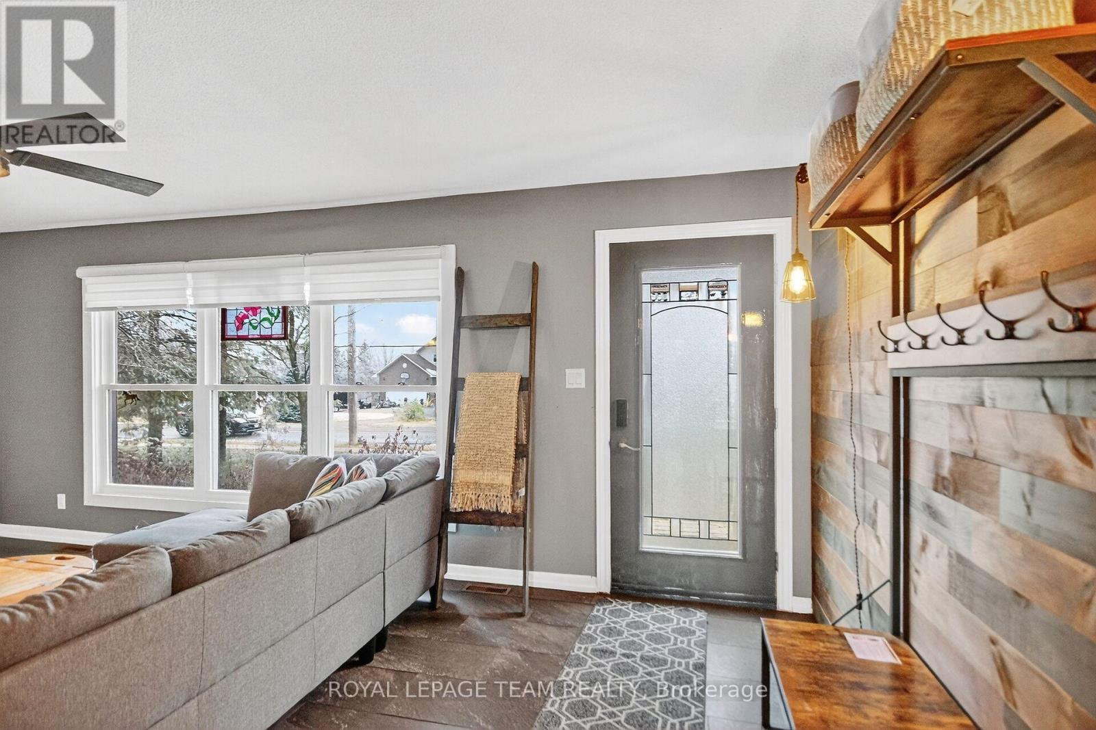 401 Clothier Street W, North Grenville, Ontario  K0G 1J0 - Photo 6 - X12569408