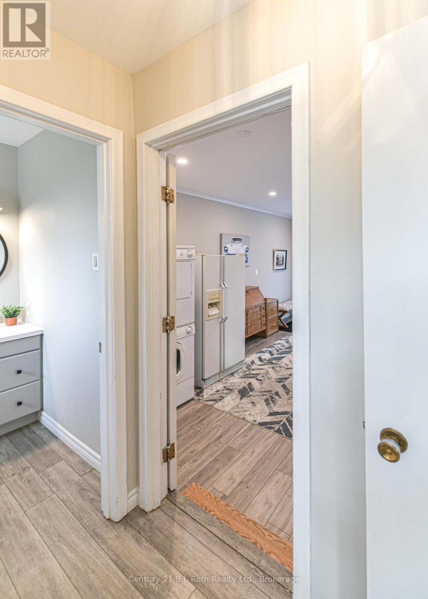 215 Park Street, Orillia, Ontario  L3V 5V7 - Photo 22 - S12569406