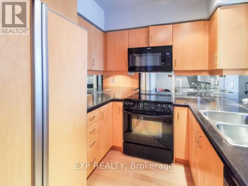 619 - 10 Delisle Avenue, Toronto, Ontario  M4V 3C6 - Photo 12 - C12569430