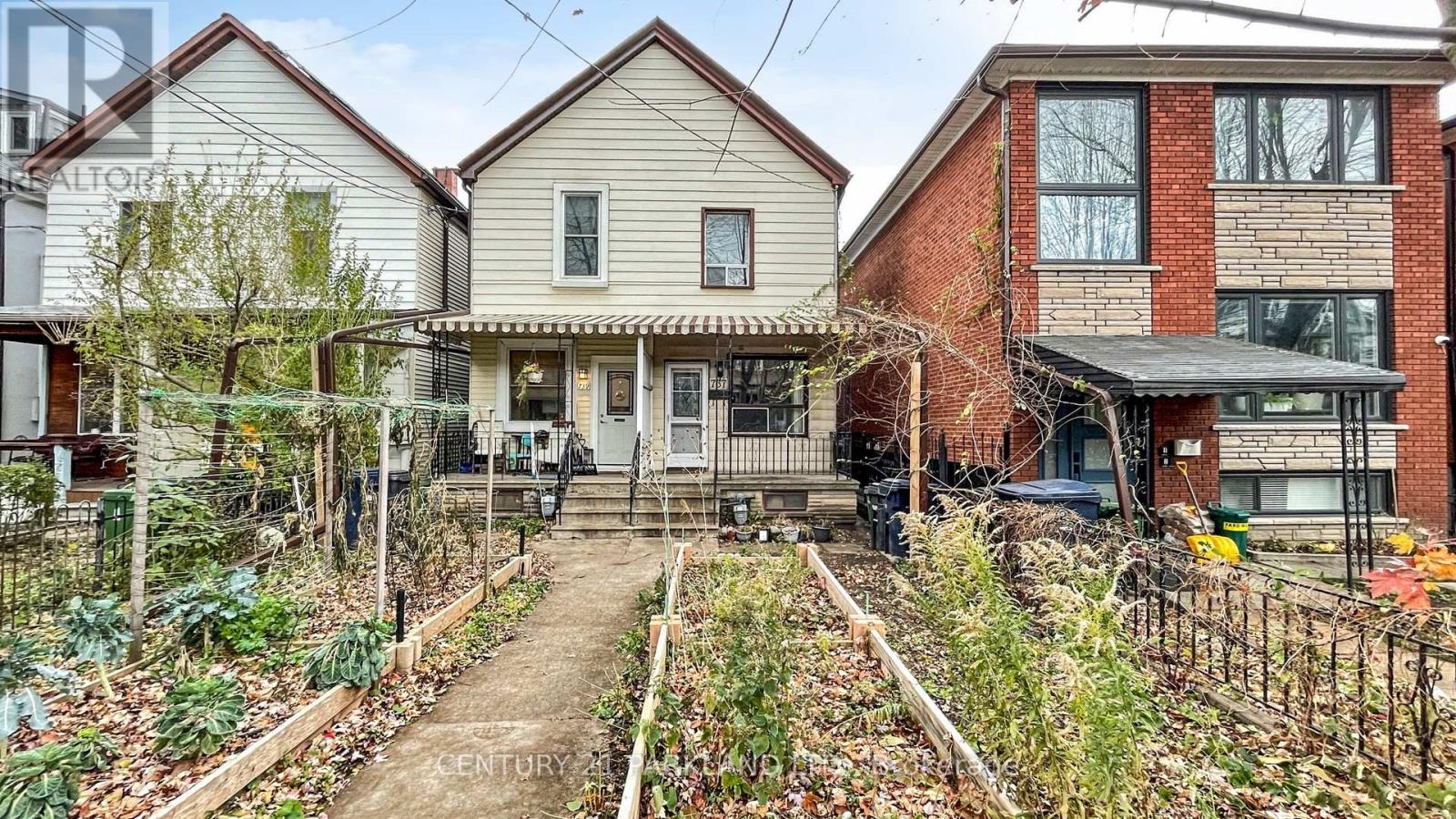 737 MANNING AVENUE, Toronto, Ontario