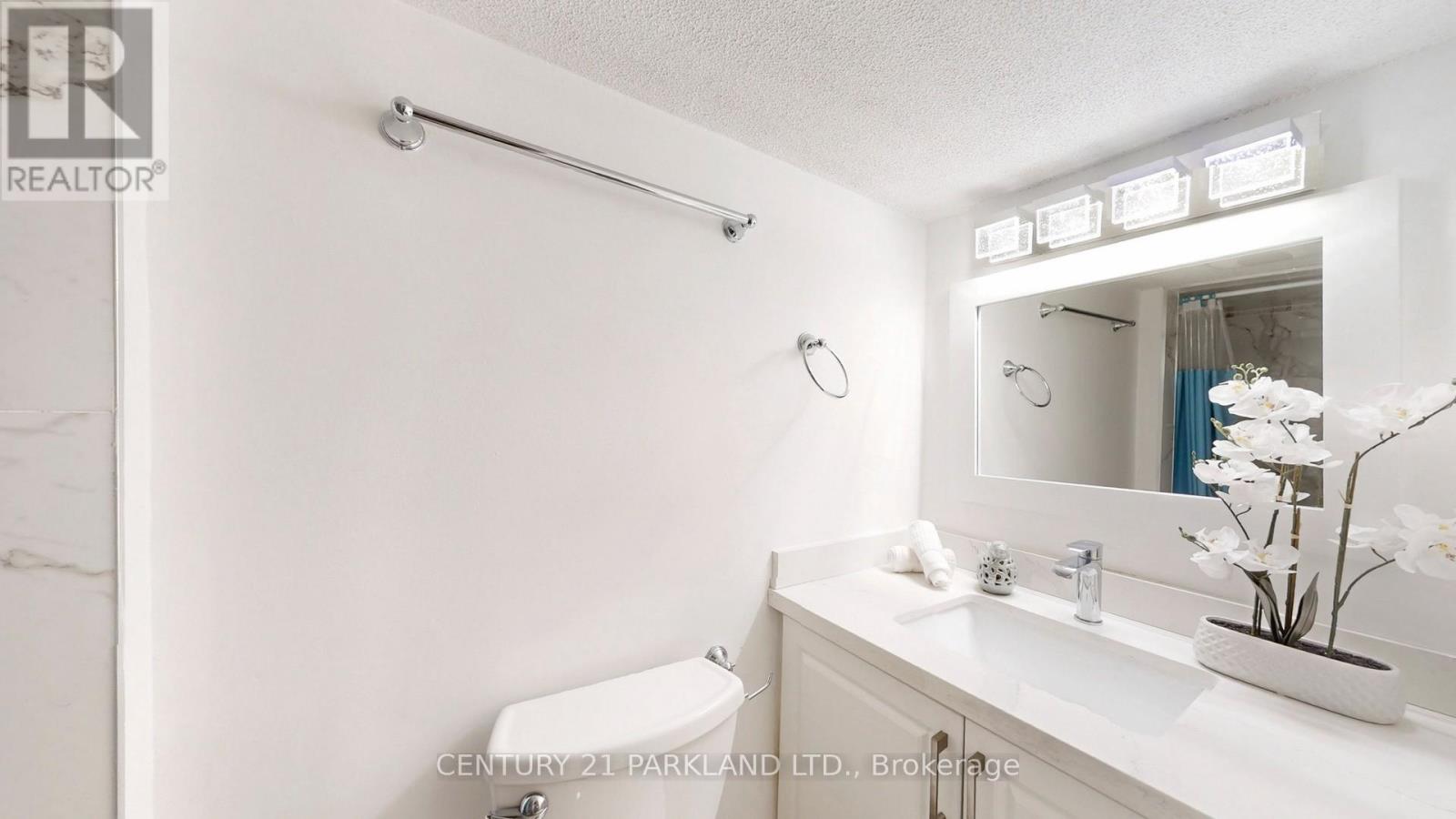 737 Manning Avenue, Toronto, Ontario  M6G 2W5 - Photo 31 - C12569434