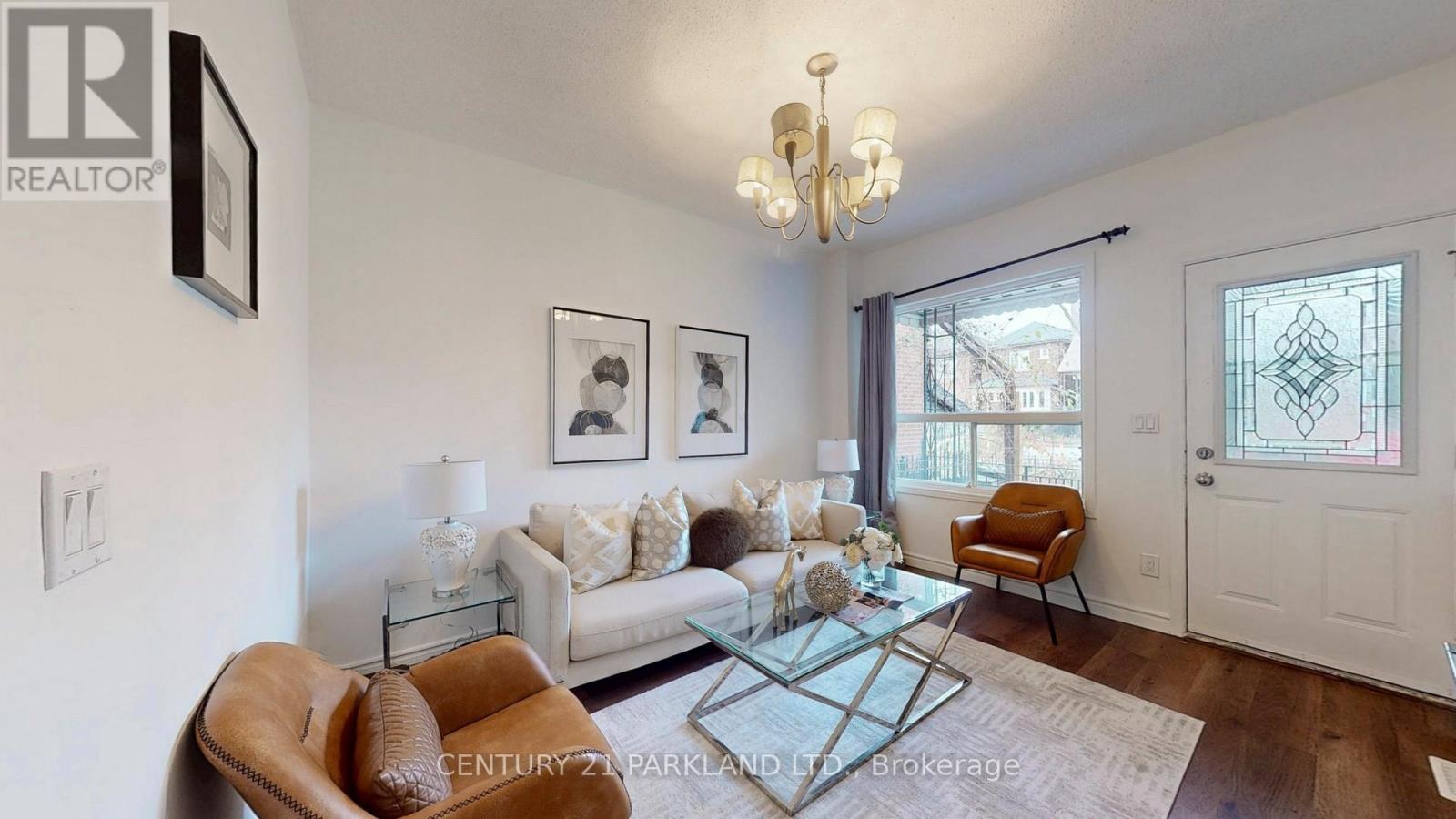 737 Manning Avenue, Toronto, Ontario  M6G 2W5 - Photo 4 - C12569434