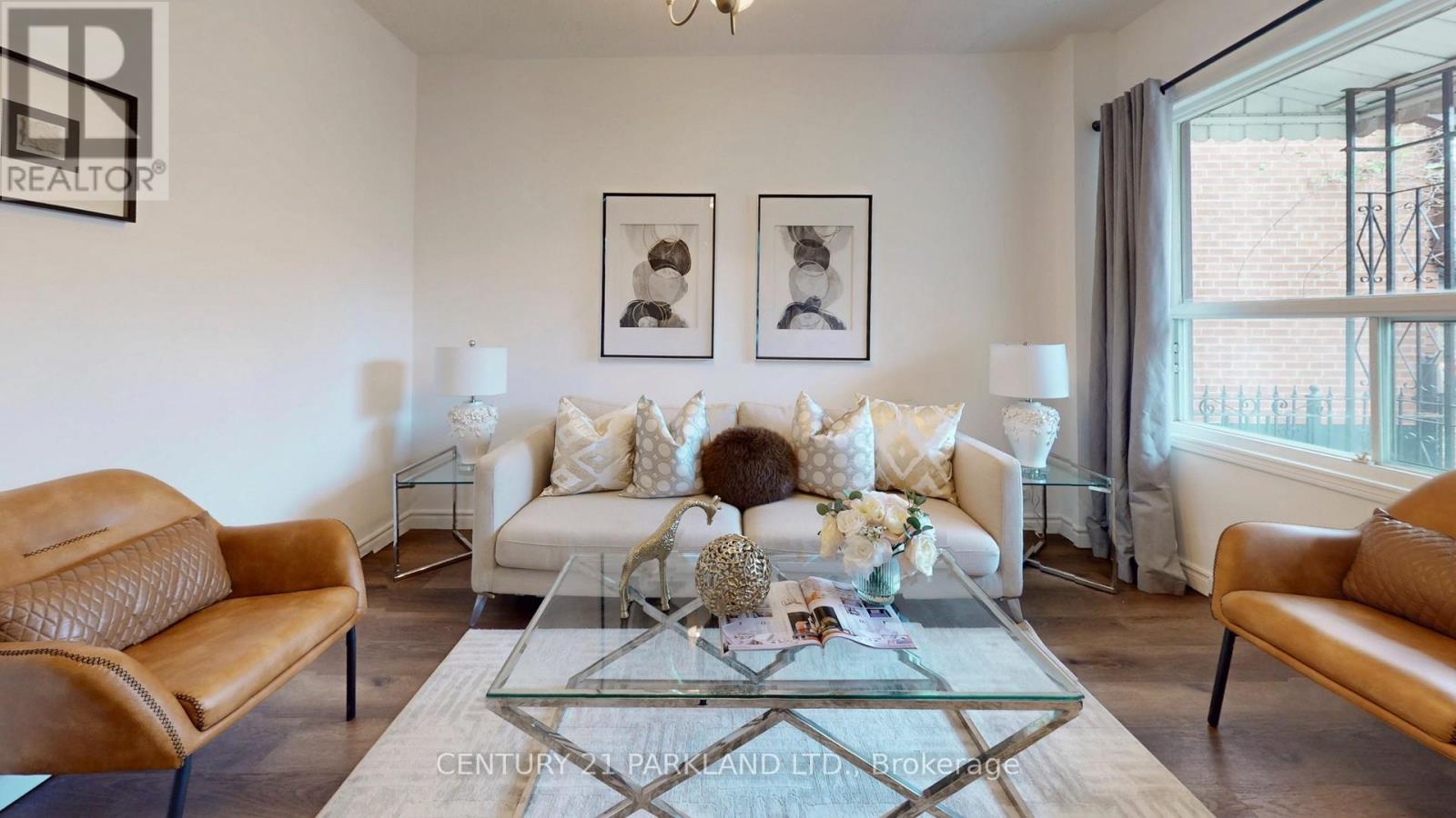 737 Manning Avenue, Toronto, Ontario  M6G 2W5 - Photo 6 - C12569434