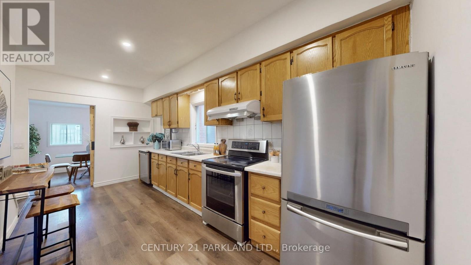 737 Manning Avenue, Toronto, Ontario  M6G 2W5 - Photo 7 - C12569434