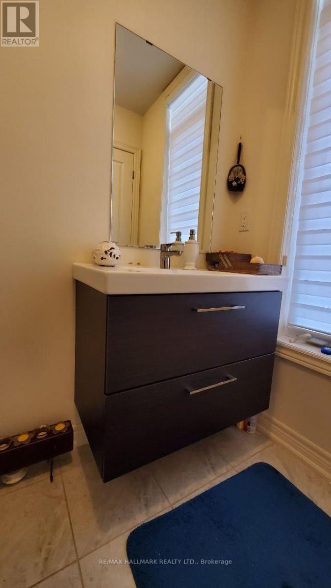 #main&2nd - 19 Chouinard Way, Aurora, Ontario  L4G 0V9 - Photo 3 - N12496308