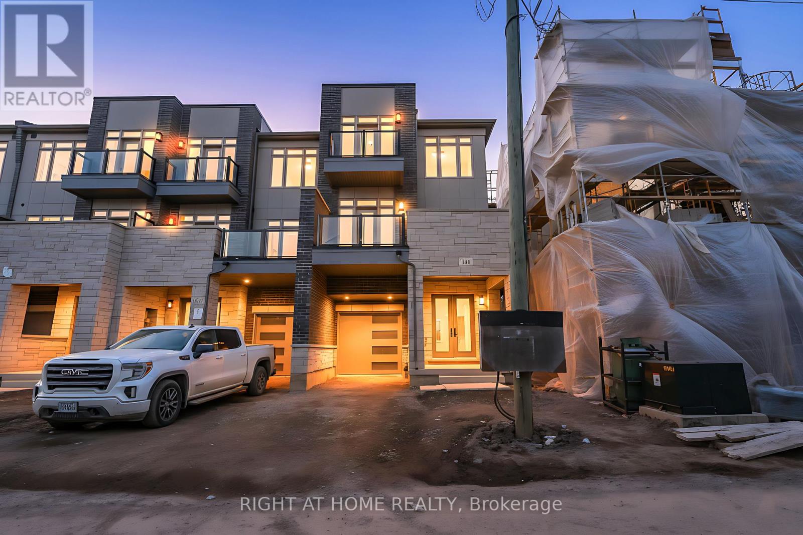 3319 Taha Gardens, Oakville, Ontario  L6M 5R9 - Photo 1 - W12569438