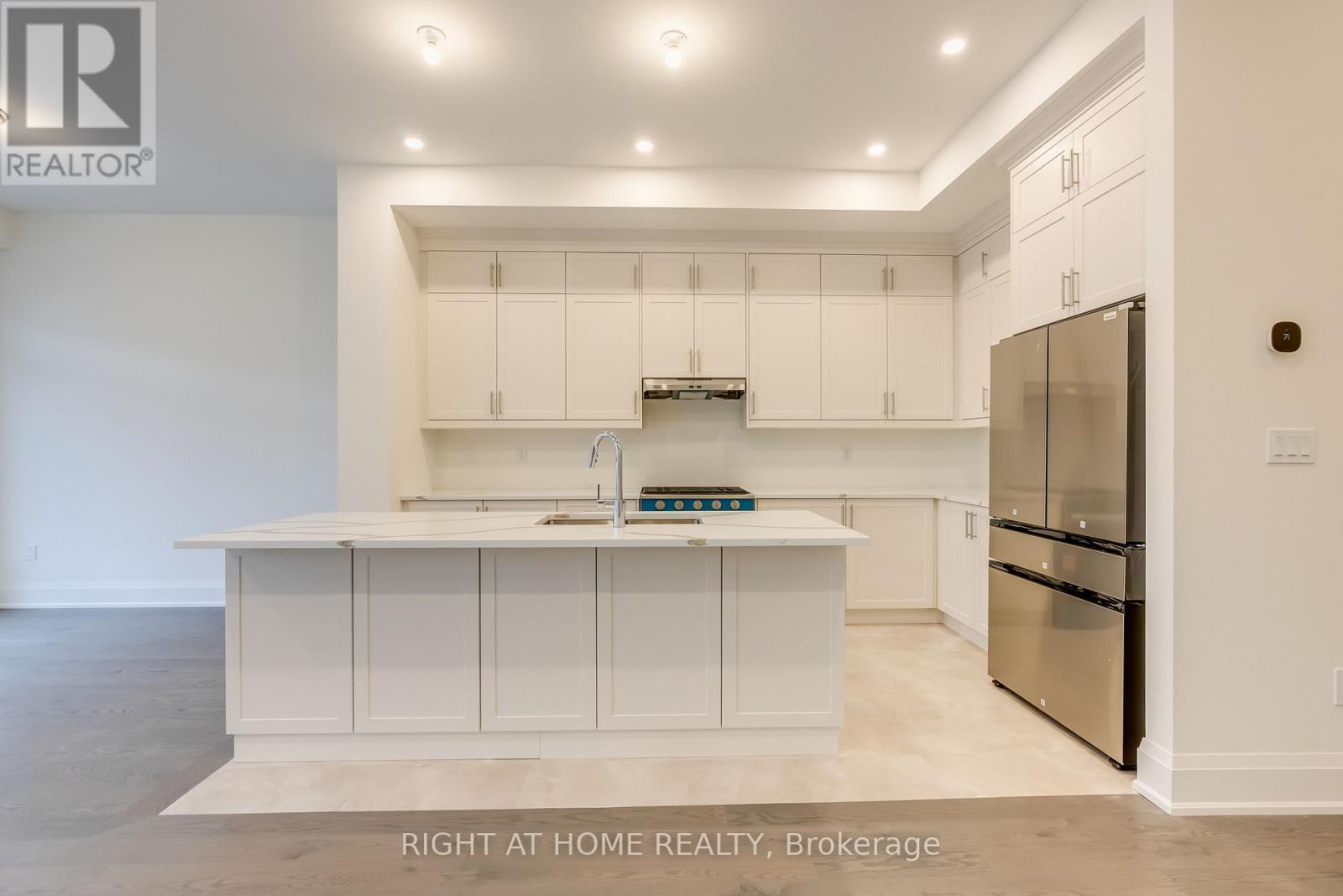 3319 Taha Gardens, Oakville, Ontario  L6M 5R9 - Photo 10 - W12569438