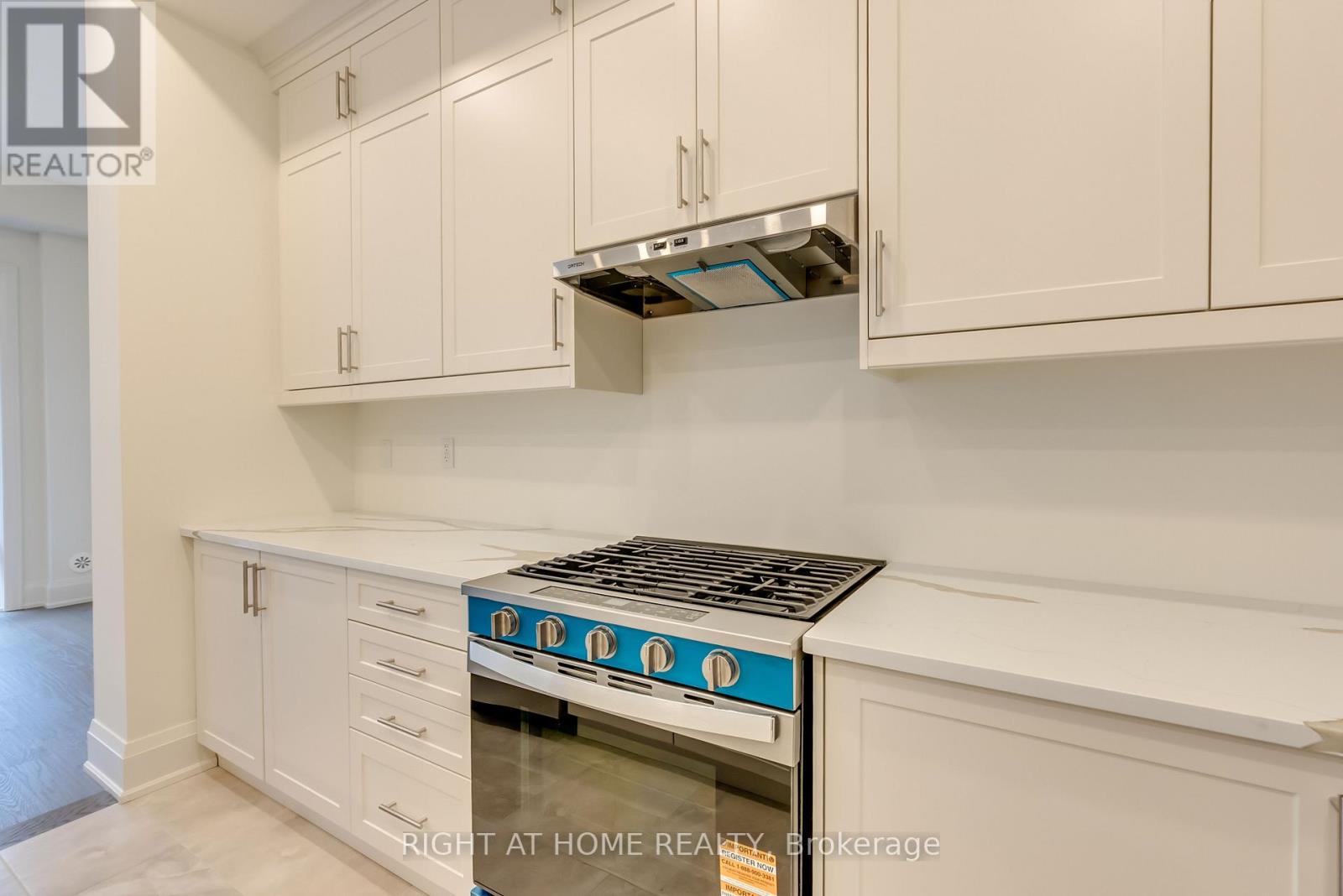 3319 Taha Gardens, Oakville, Ontario  L6M 5R9 - Photo 12 - W12569438