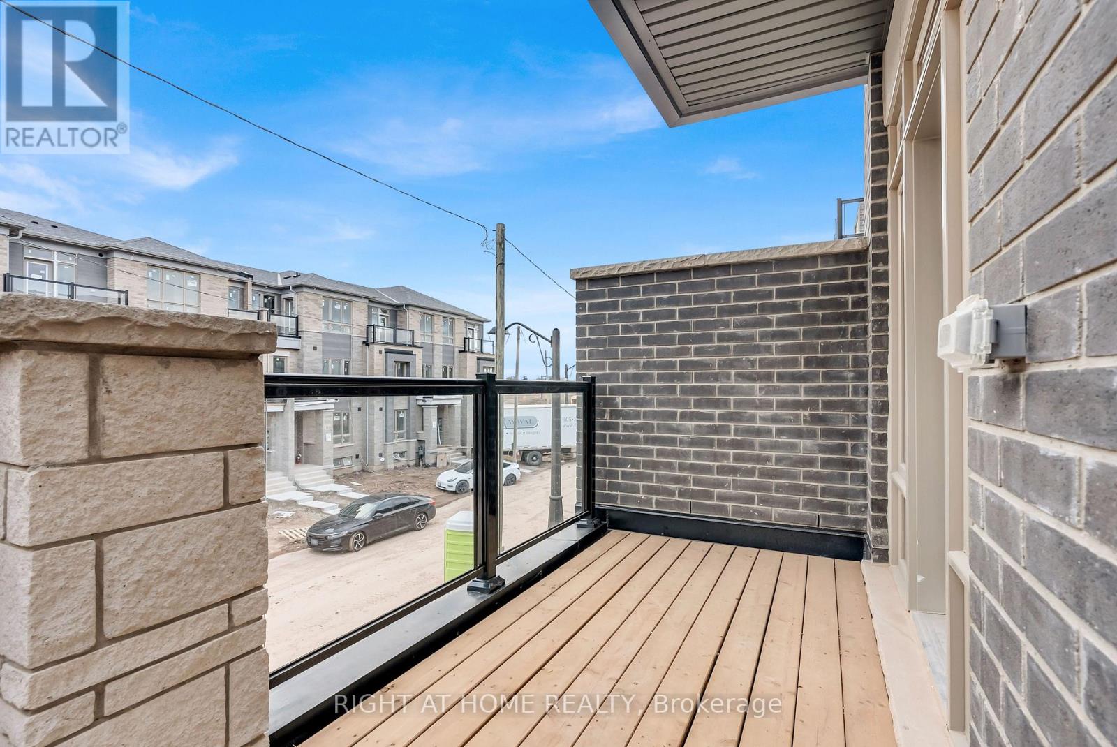 3319 Taha Gardens, Oakville, Ontario  L6M 5R9 - Photo 18 - W12569438