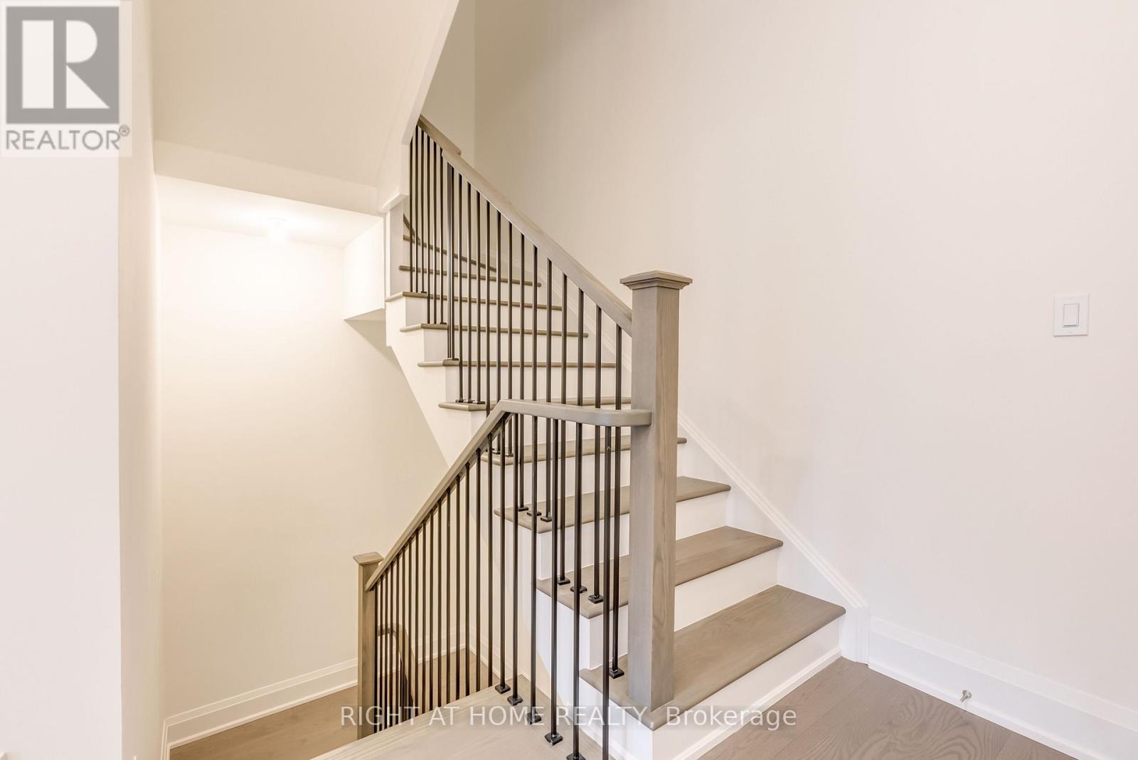 3319 Taha Gardens, Oakville, Ontario  L6M 5R9 - Photo 20 - W12569438