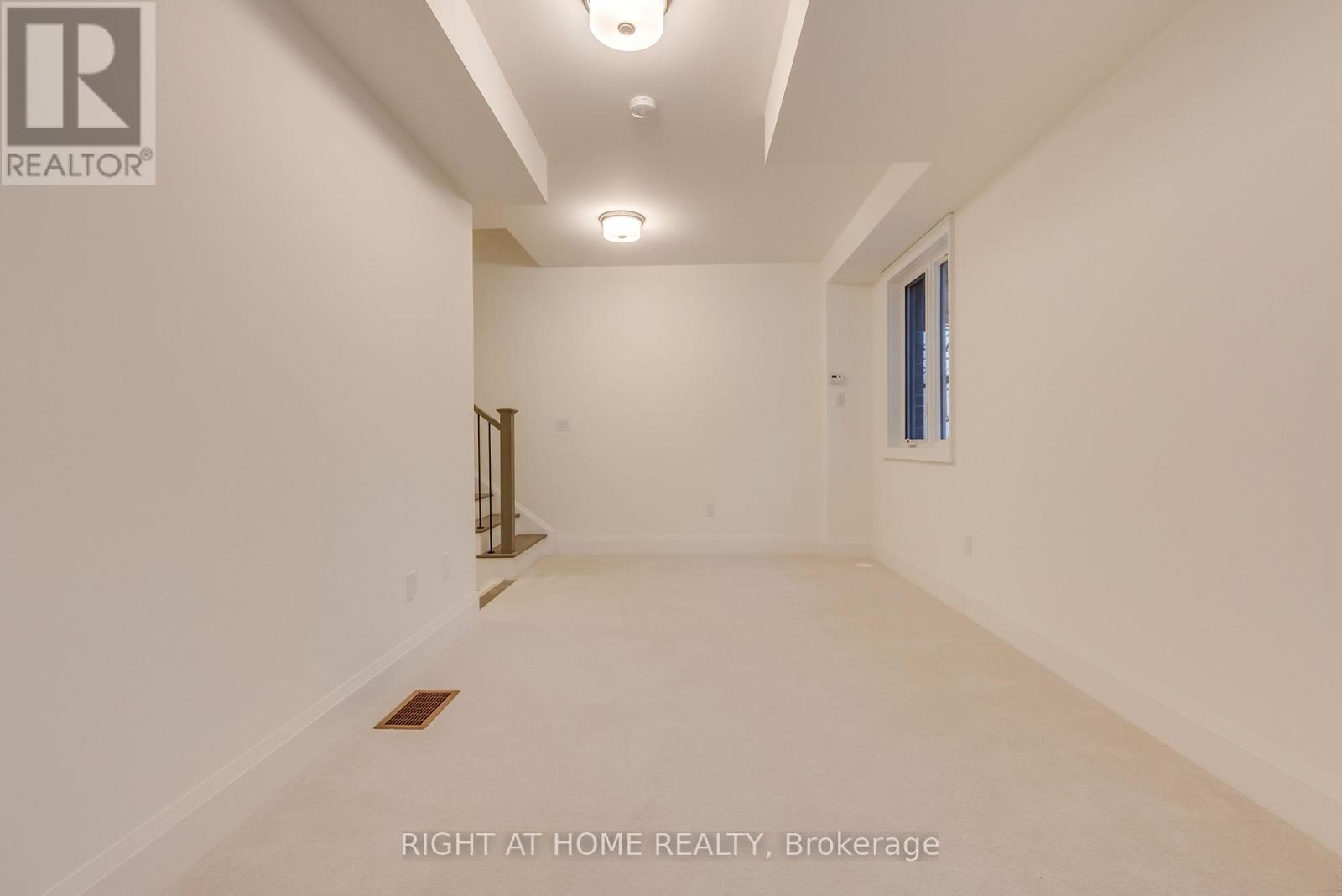 3319 Taha Gardens, Oakville, Ontario  L6M 5R9 - Photo 4 - W12569438