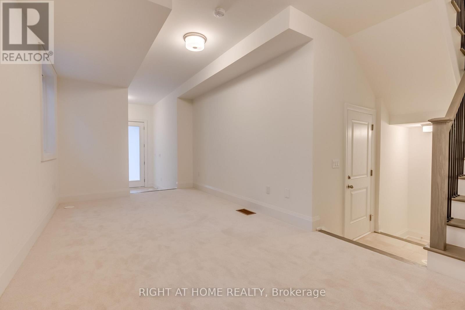 3319 Taha Gardens, Oakville, Ontario  L6M 5R9 - Photo 5 - W12569438