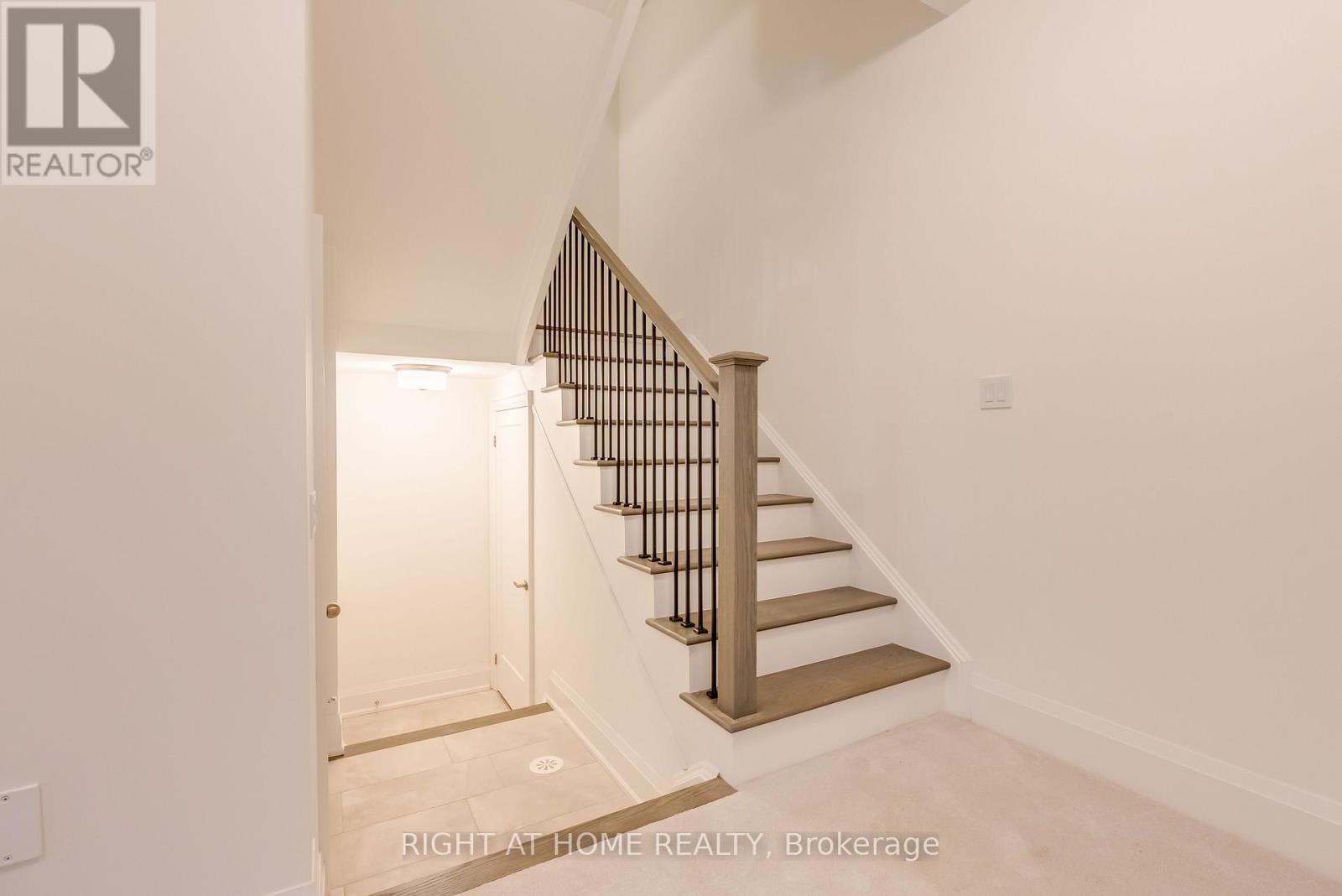 3319 Taha Gardens, Oakville, Ontario  L6M 5R9 - Photo 6 - W12569438