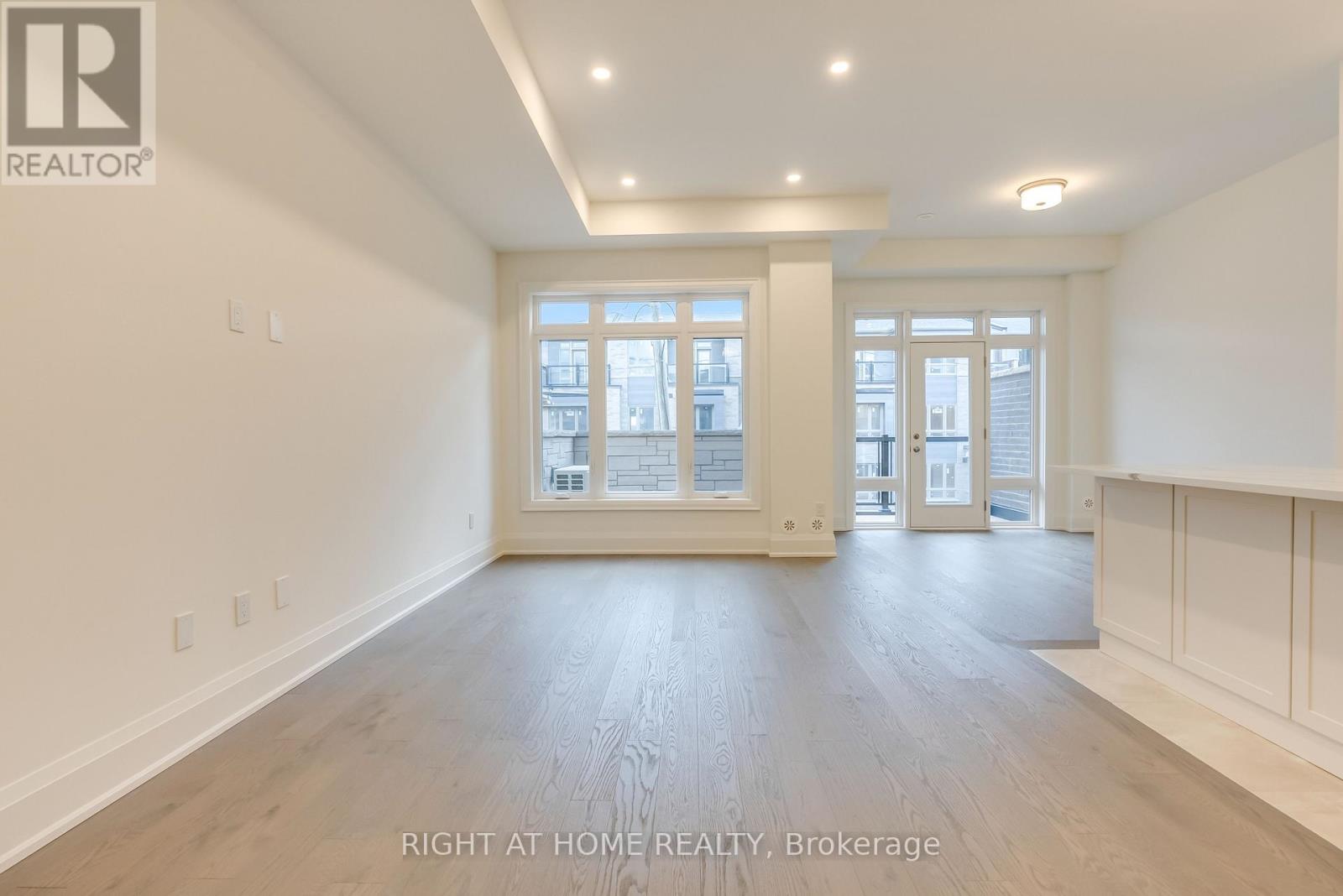 3319 Taha Gardens, Oakville, Ontario  L6M 5R9 - Photo 7 - W12569438