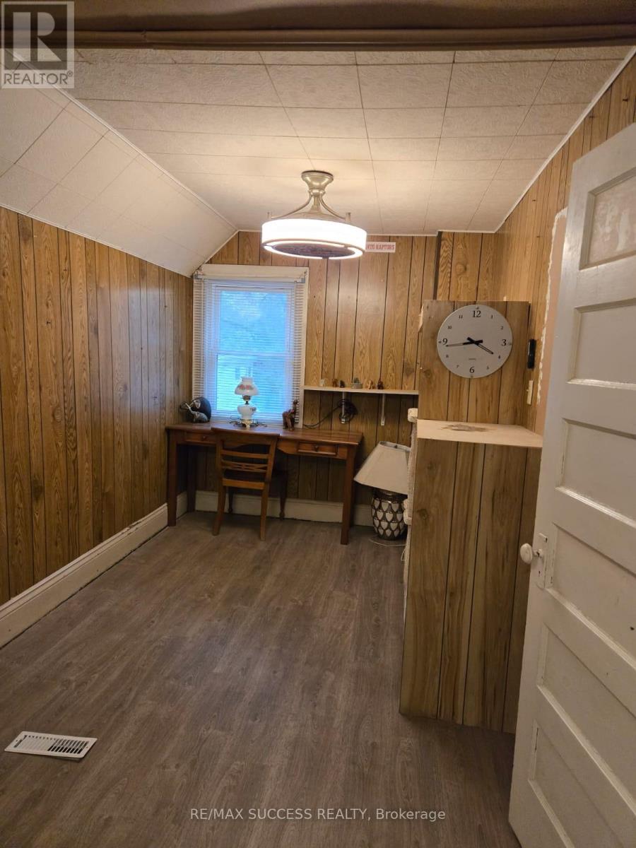 153 Barnesdale Avenue N, Hamilton, Ontario  L8L 6T1 - Photo 10 - X12569396