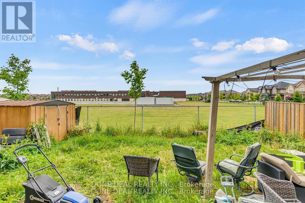 109 Showcase Drive, Hamilton, Ontario  L0R 1P0 - Photo 14 - X12569420