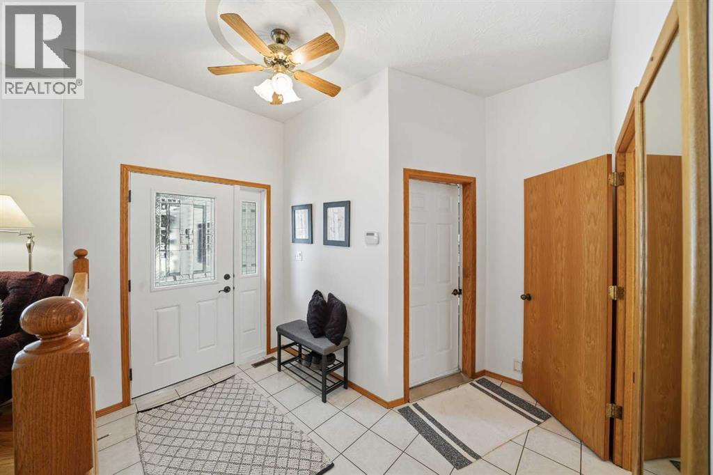 108 Dunham Close, Red Deer, Alberta  T4R 2J2 - Photo 5 - A2272210