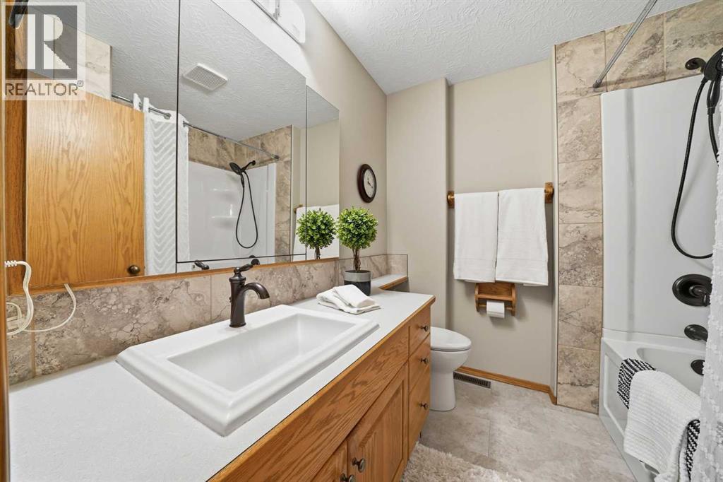 108 Dunham Close, Red Deer, Alberta  T4R 2J2 - Photo 19 - A2272210