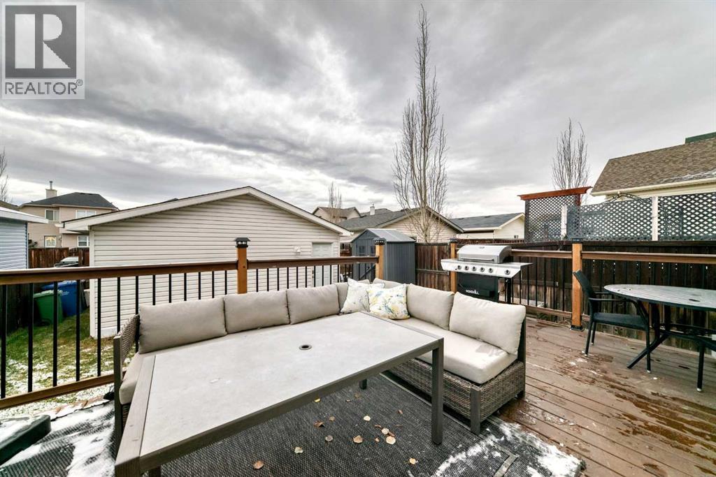 18 Crystal Shores Road, Okotoks, Alberta  T1S 2C6 - Photo 14 - A2272045