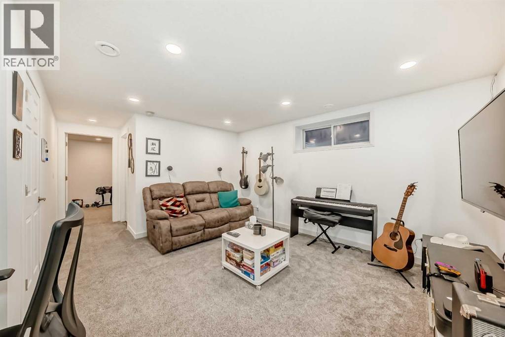 18 Crystal Shores Road, Okotoks, Alberta  T1S 2C6 - Photo 32 - A2272045