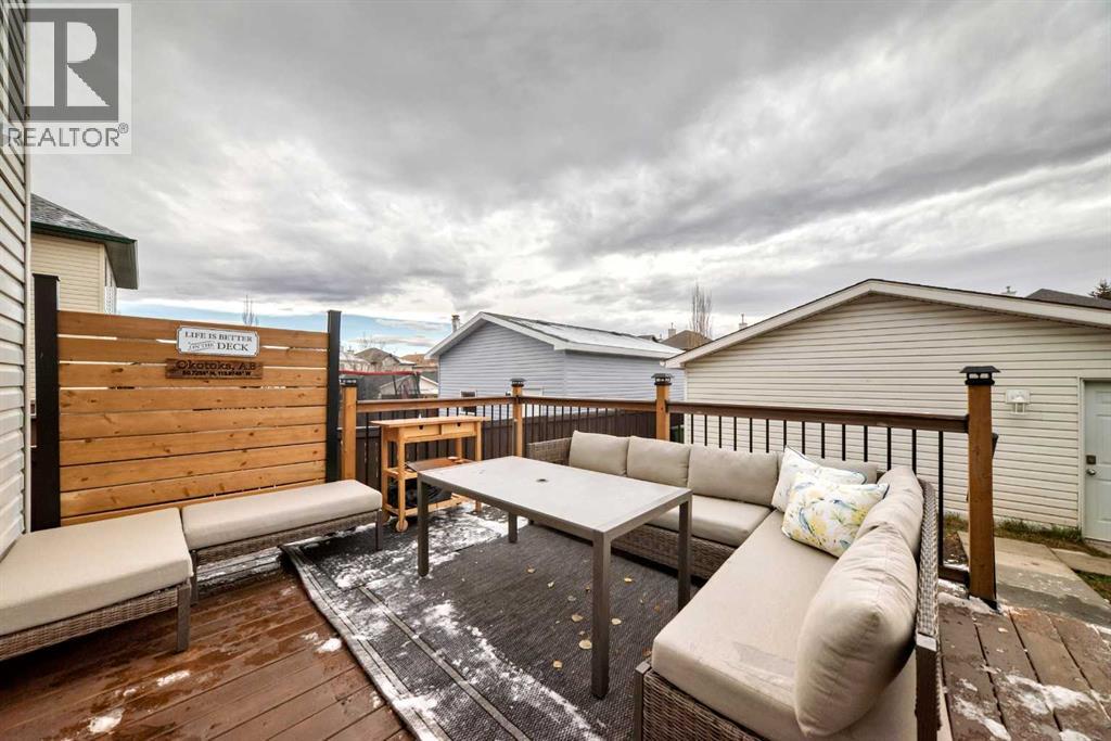 18 Crystal Shores Road, Okotoks, Alberta  T1S 2C6 - Photo 15 - A2272045