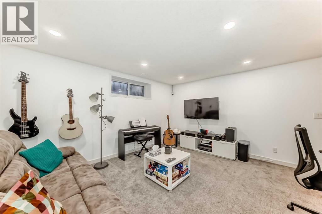 18 Crystal Shores Road, Okotoks, Alberta  T1S 2C6 - Photo 31 - A2272045