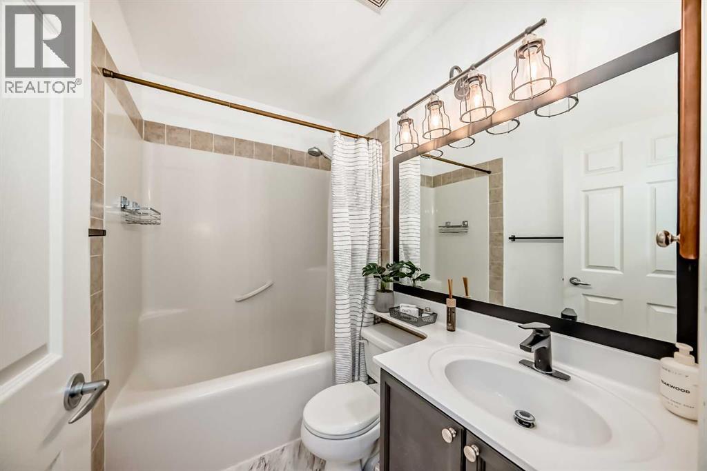 18 Crystal Shores Road, Okotoks, Alberta  T1S 2C6 - Photo 29 - A2272045