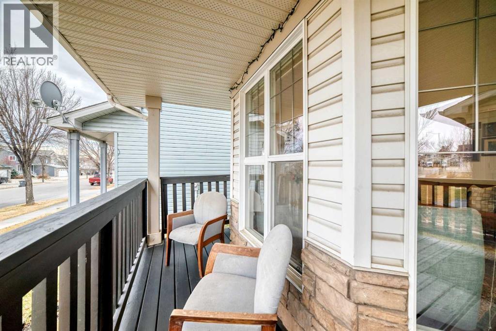 18 Crystal Shores Road, Okotoks, Alberta  T1S 2C6 - Photo 3 - A2272045