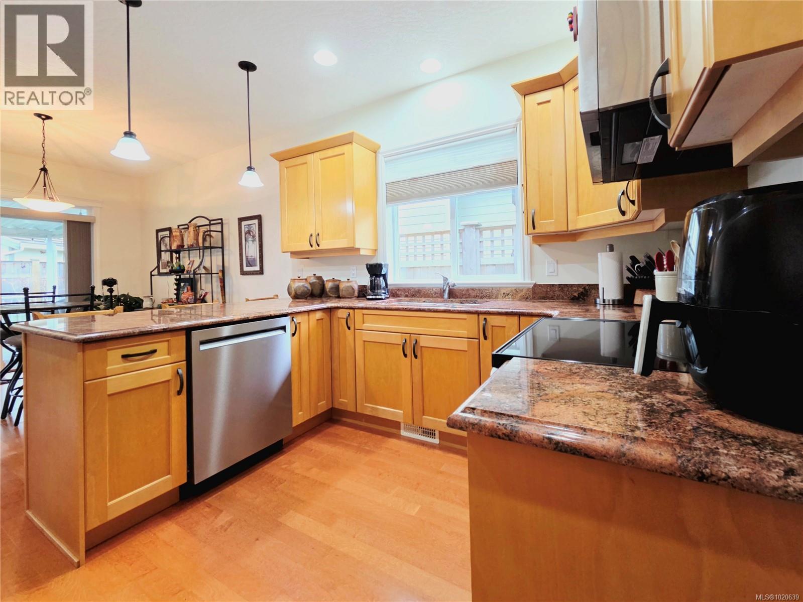 2040 Sussex Dr, Courtenay, British Columbia  V9N 3R3 - Photo 11 - 1020639