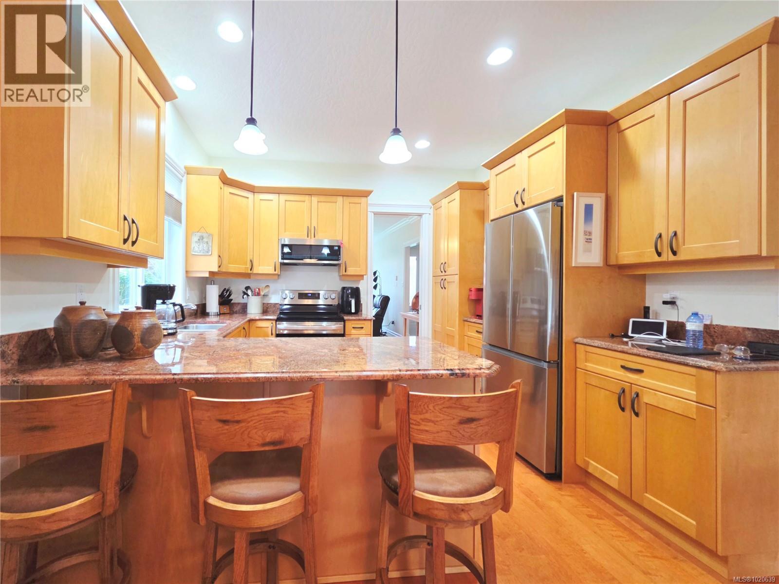 2040 Sussex Dr, Courtenay, British Columbia  V9N 3R3 - Photo 14 - 1020639